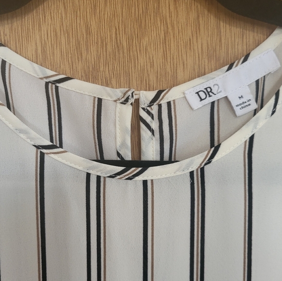 Daniel Rainn NWOT short sleeve striped blouse with split side hem, Medium - Picture 5 of 14